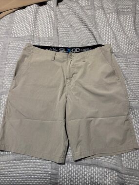 Salt Life SLX-QD Men's Tan Flat-Front Performance Shorts